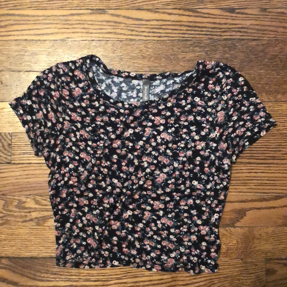 Flower patterned short sleeve shirt